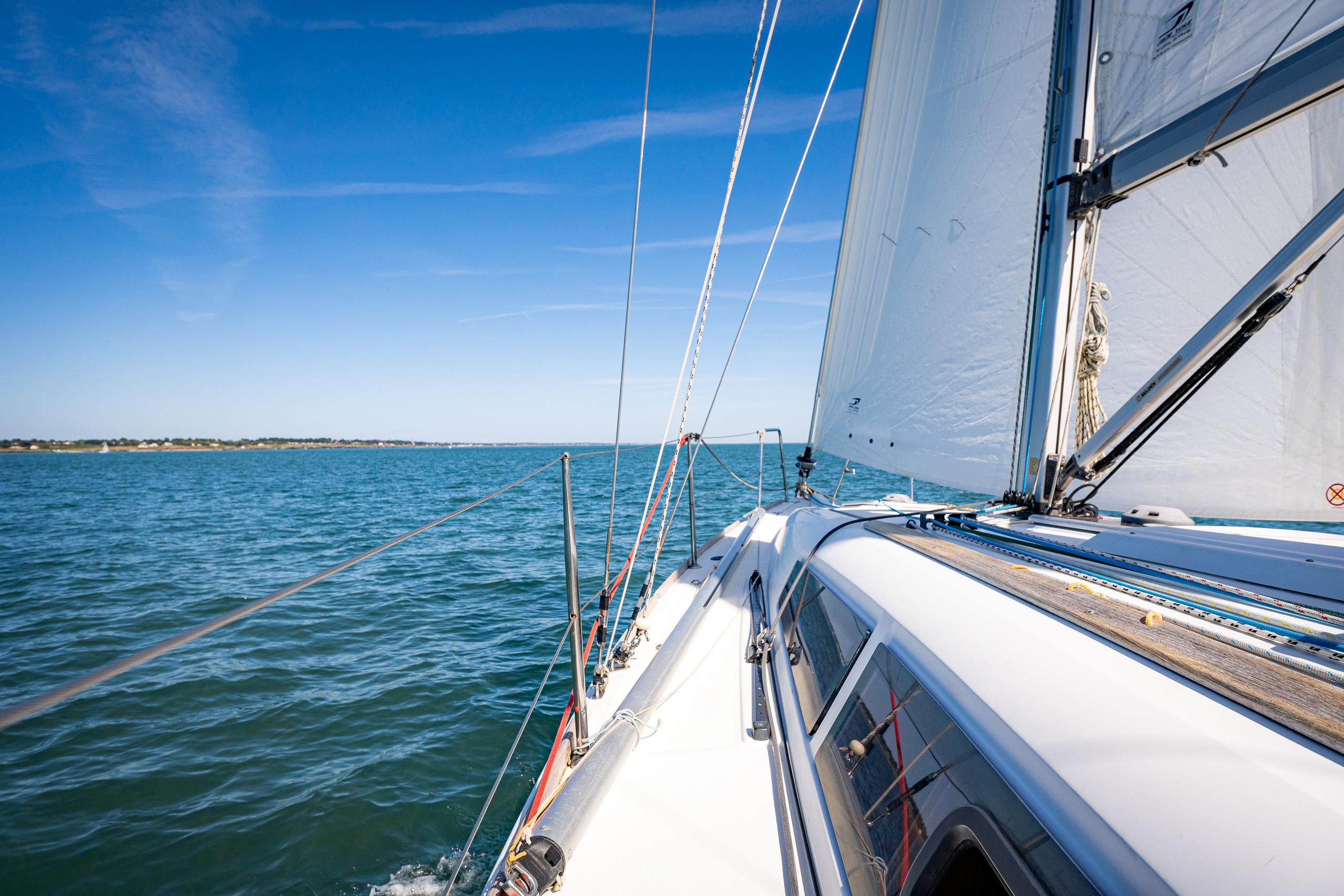 Photo d'un voilier en mer